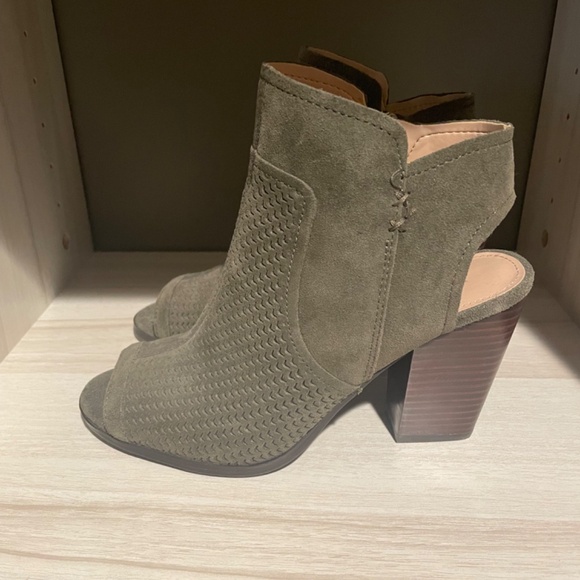 Green peep toe bootie - Picture 2 of 3